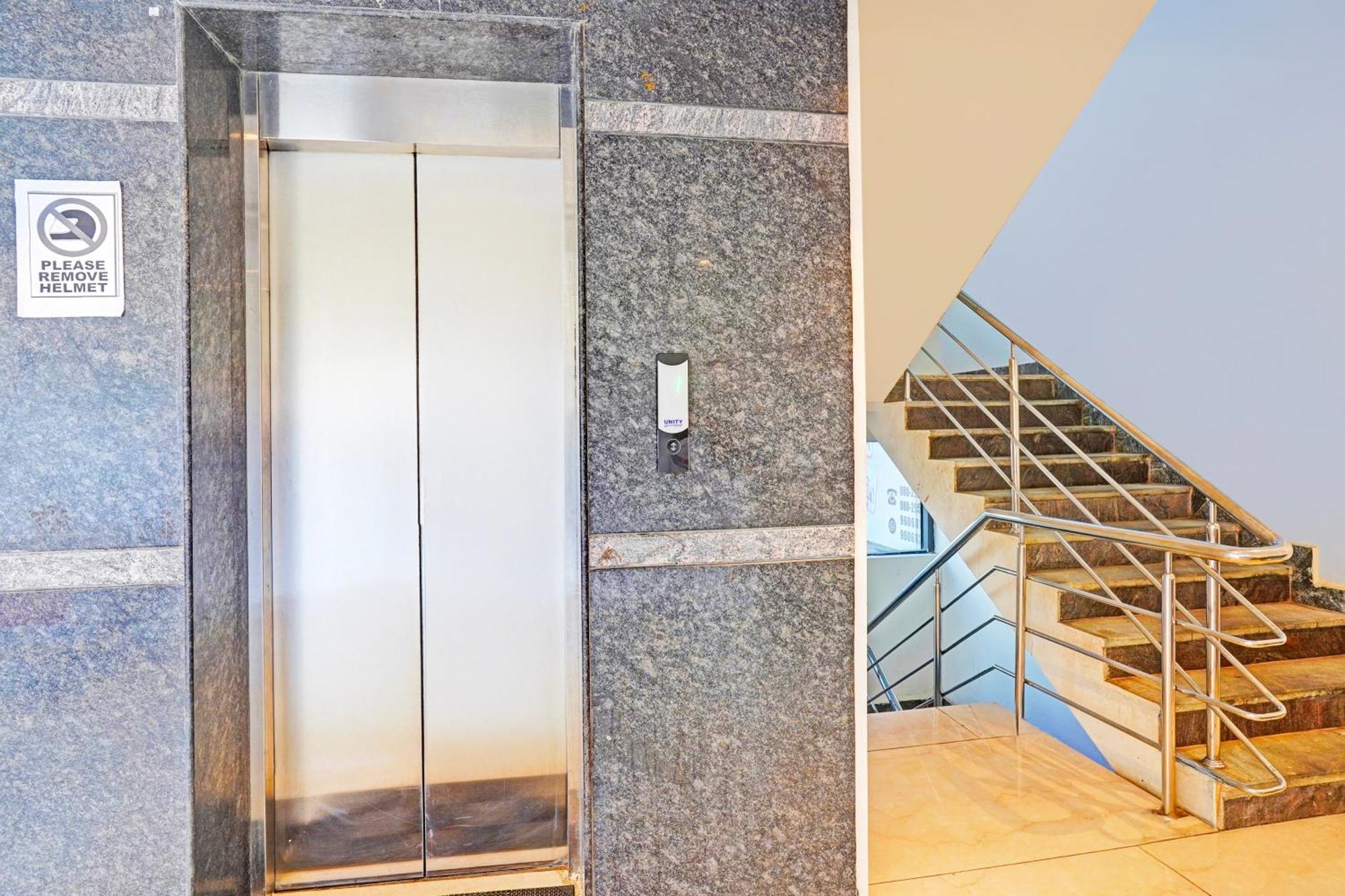 Super Townhouse Oak Electronic City Formerly Hotel Trubell Kammasandra Экстерьер фото