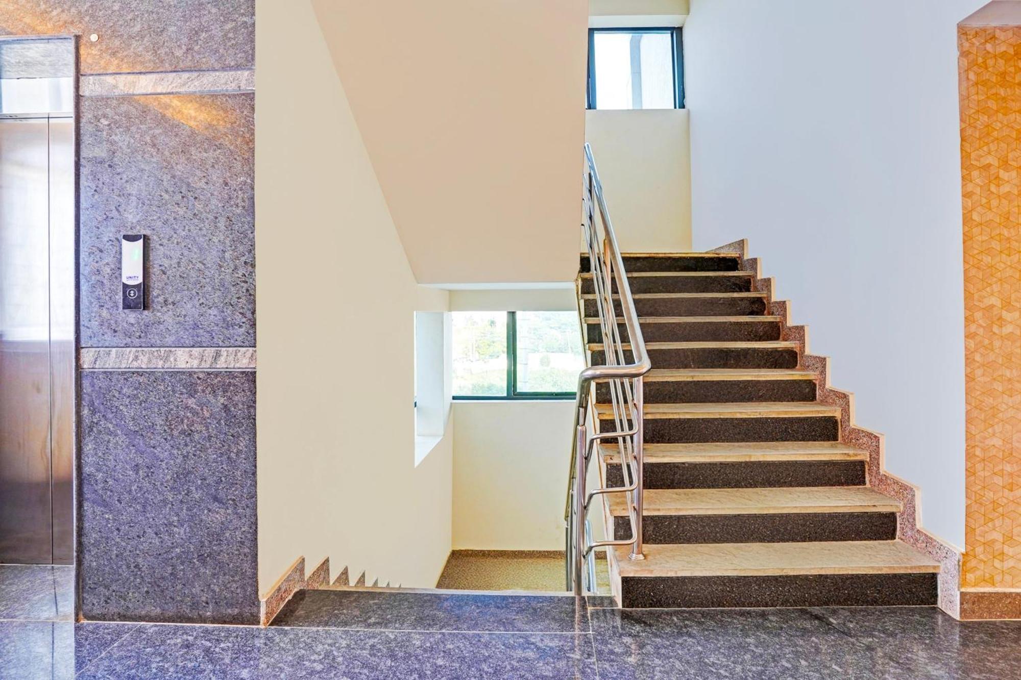 Super Townhouse Oak Electronic City Formerly Hotel Trubell Kammasandra Экстерьер фото